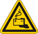 Warnschild Warnung vor Gefahren durch Batterien – ISO 7010